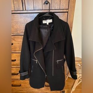 Trina Turk Coat
SIZE 4